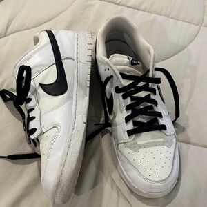 Nike Men's White and Black Low-Top Sneakers
